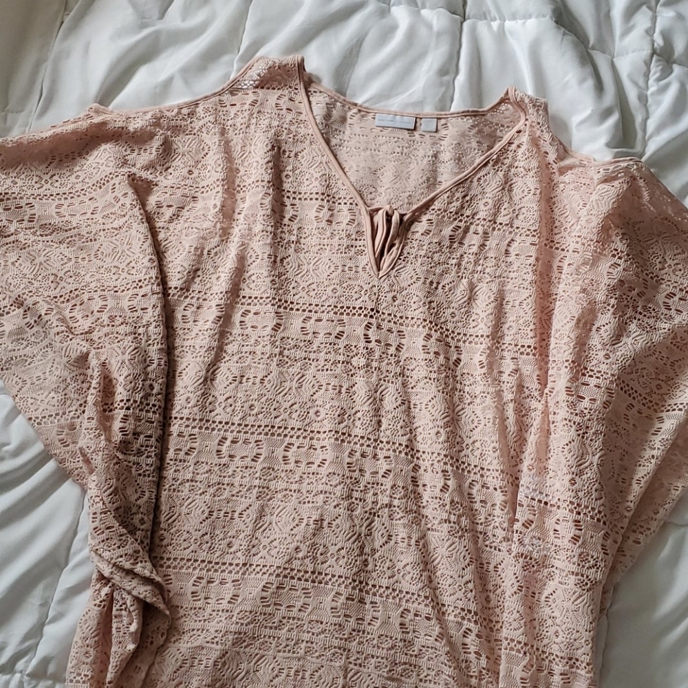 Light pinkish cream summery lace top
